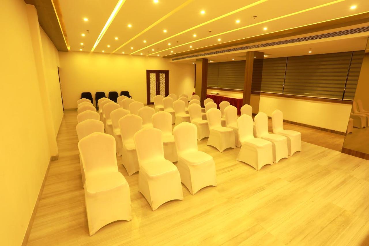 Magnet Hotel Kannur ภายนอก รูปภาพ