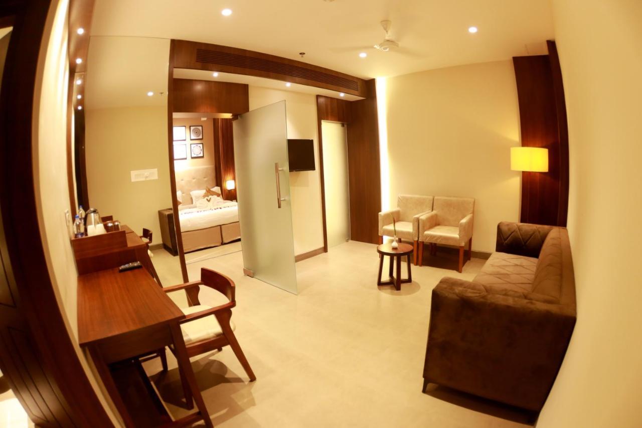 Magnet Hotel Kannur ภายนอก รูปภาพ