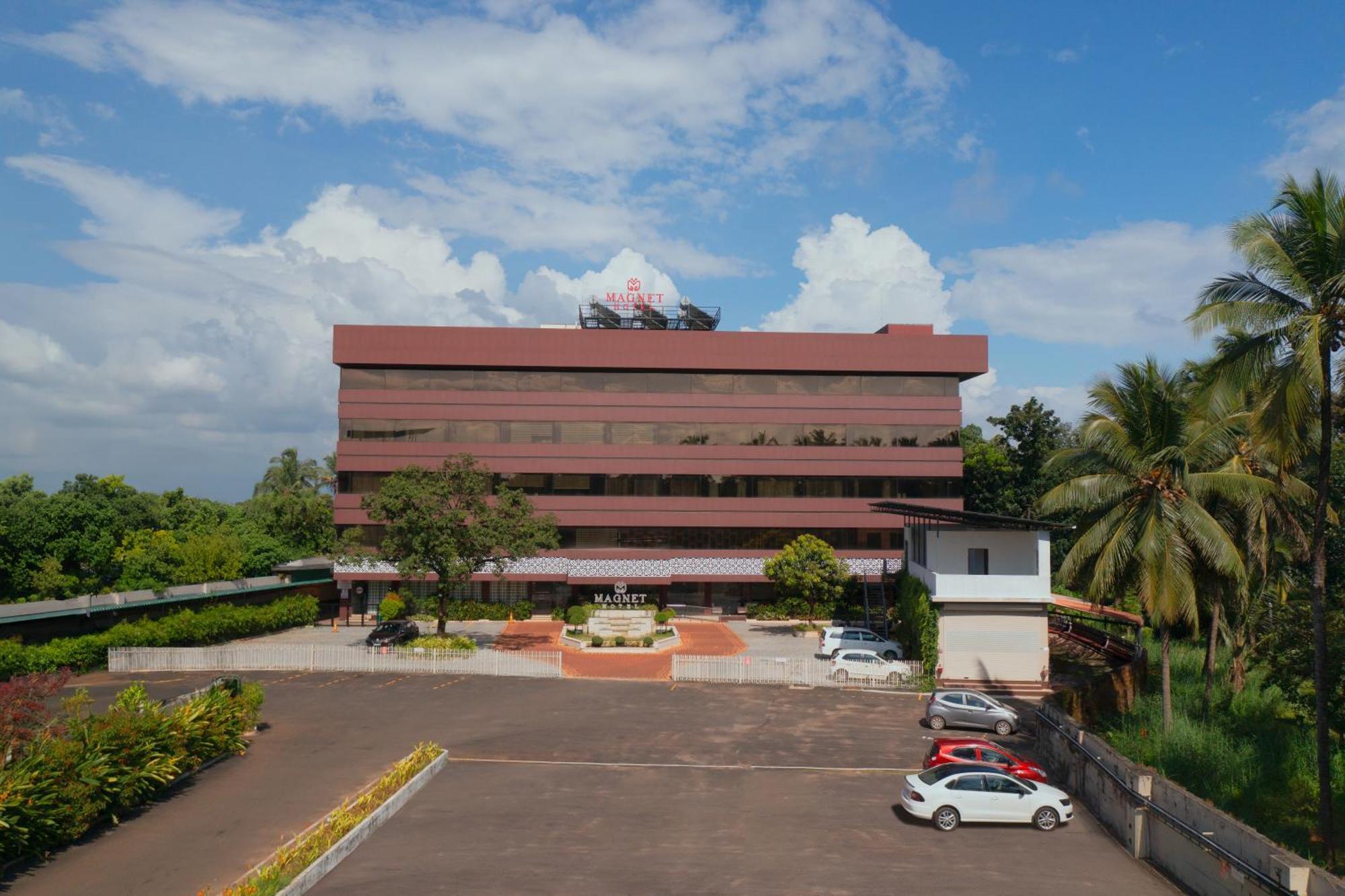 Magnet Hotel Kannur ภายนอก รูปภาพ